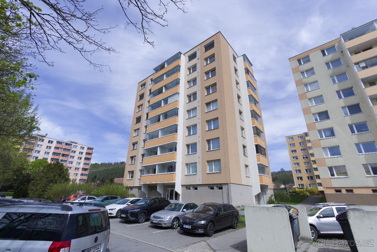 Prodej prostorného bytu 4+1, Hradec Králové