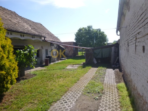 Rodinný dům v obci Jiřice u Miroslavi, okres Znojmo — fotka 3