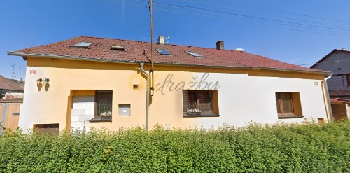 Rodinný dům č.p. 127 s příslušenstvím a pozemky v k. ú. Pchery, okres Kladno