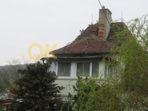 Dražba spoluvlastnického podílu id. 1/6 na rodinném domě se zahradou v Ústí nad Labem — fotka 2