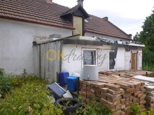 Rodinný dům a garáž v Mělnickém Vtelnu, okr. Mělník — fotka 2