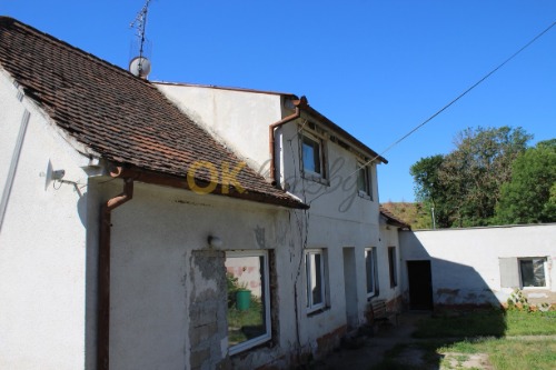Spoluvlastnický podíl 1/3 k rodinnému domu s pozemky v obci Tulešice, okres Znojmo — fotka 3