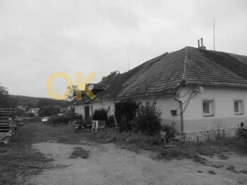 Stavba s garáží, hospodářským zázemím a souborem pozemků v k.ú. Stožice, Strakonice — fotka 2