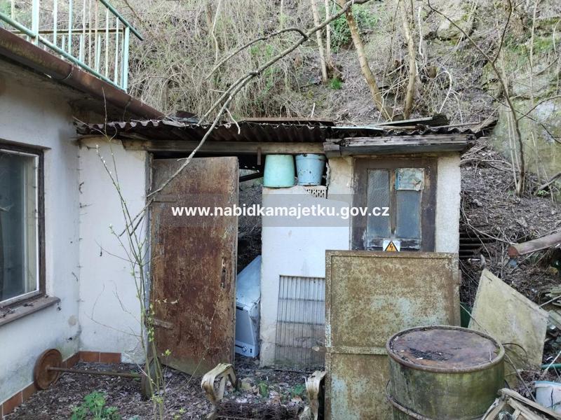 Krupá u Kostelce nad Černými Lesy - p.č. st. 92 s č.p. 8 Krupá — fotka 4