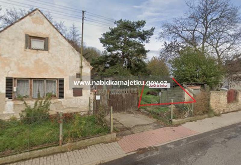 Lišany u Žatce pozemky pp.č. 52/2 (474 m2) a 55/2 (398 m2) spoluvlastnický podíl ve výši 2/3