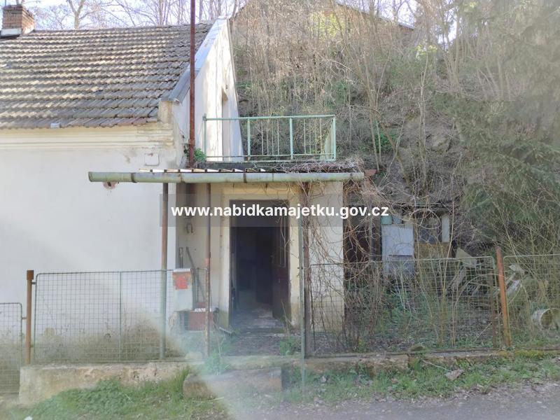 Krupá u Kostelce nad Černými Lesy - p.č. st. 92 s č.p. 8 Krupá — fotka 5