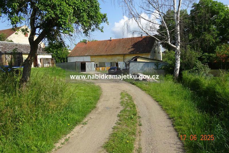 Svahy - pozemek parc.č. 2103/5, zahrada, ZPF — fotka 2