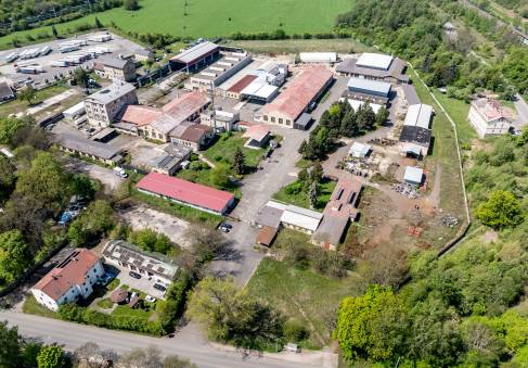 VEŘEJNÁ DRAŽBA - areál STS Prunéřov, a.s., užitná plocha 11.945 m2, pozemky celkem 55.965 m2, včetně strojního zařízení, Kadaň — fotka 5