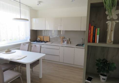 Prodej samostatného RD 6+2 s garáží a pozemkem 1058 m², obec Pozořice, okres Brno-venkov — fotka 7