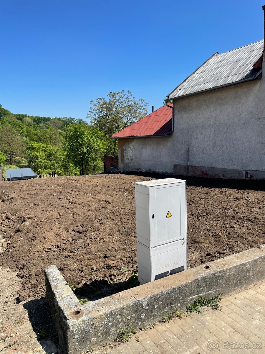 Dražba pozemku 890 m², Pardubice-Svítkov