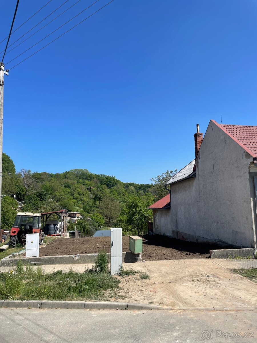 Dražba pozemku 890 m², Pardubice-Svítkov — fotka 2